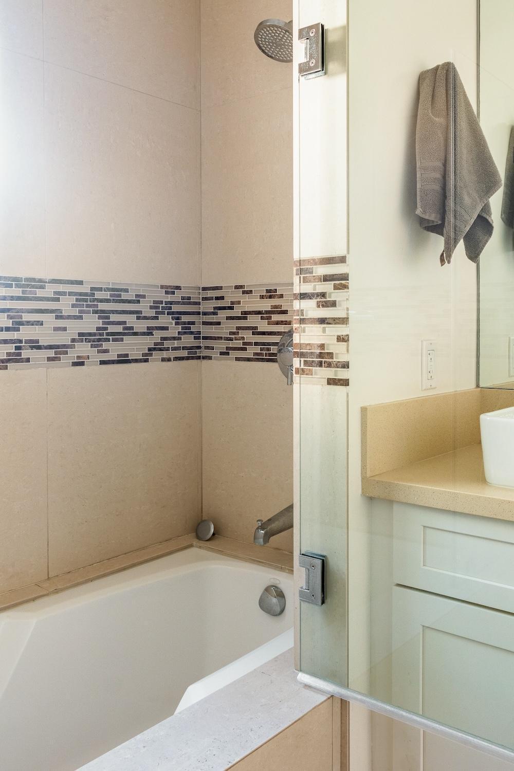 Cozy La Getaway With Hot Tub, 10 Min To Casa de férias