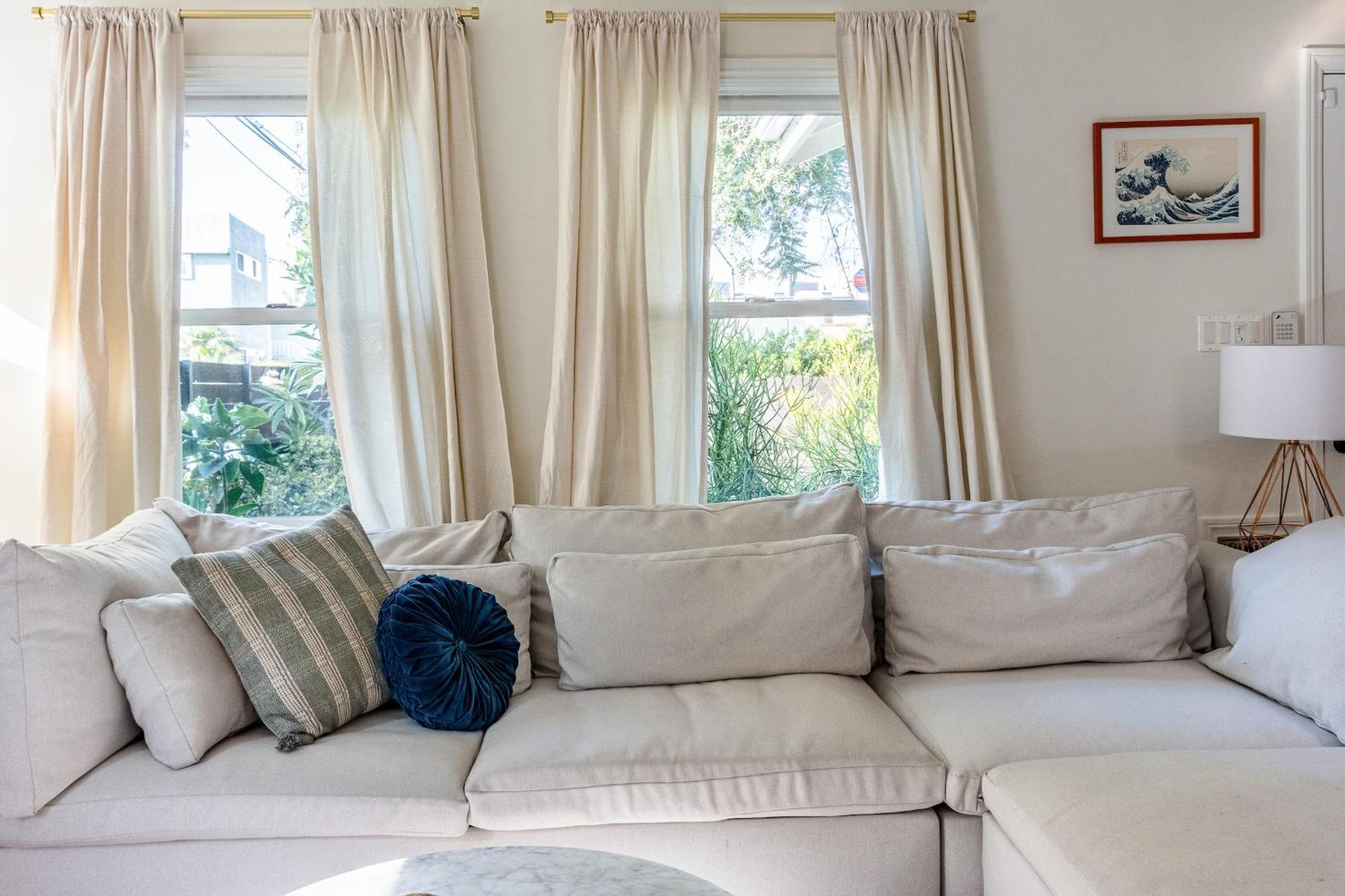 Cozy La Getaway With Hot Tub, 10 Min To Ferienhaus